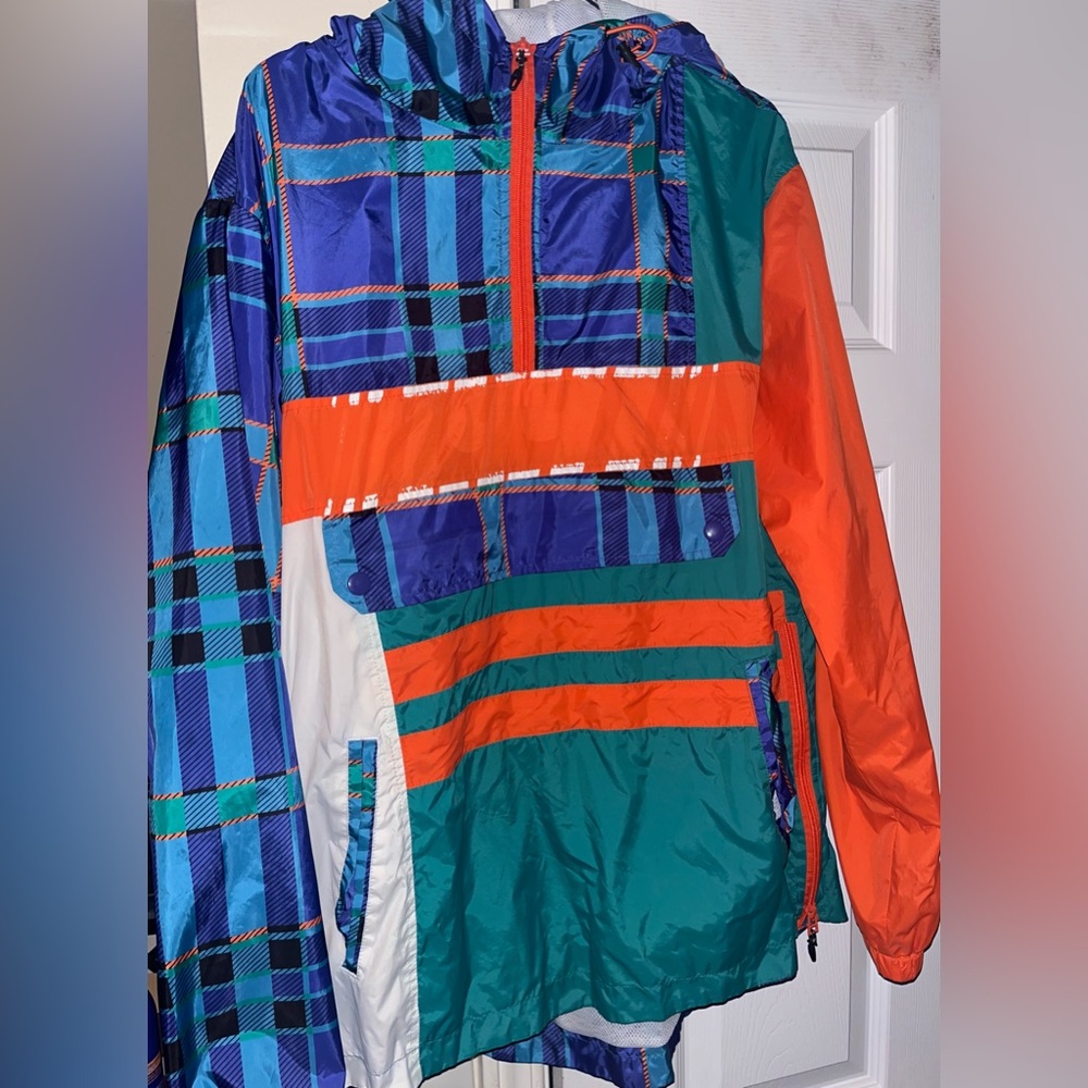 Smoke Rise pullover windbreaker material
